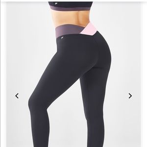 FABLETICS POWERHOLD LEGGINGS